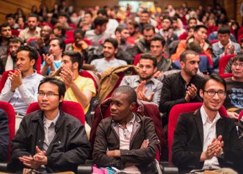 200 نخبه غیر ایرانی در کشور اقامت گرفتند